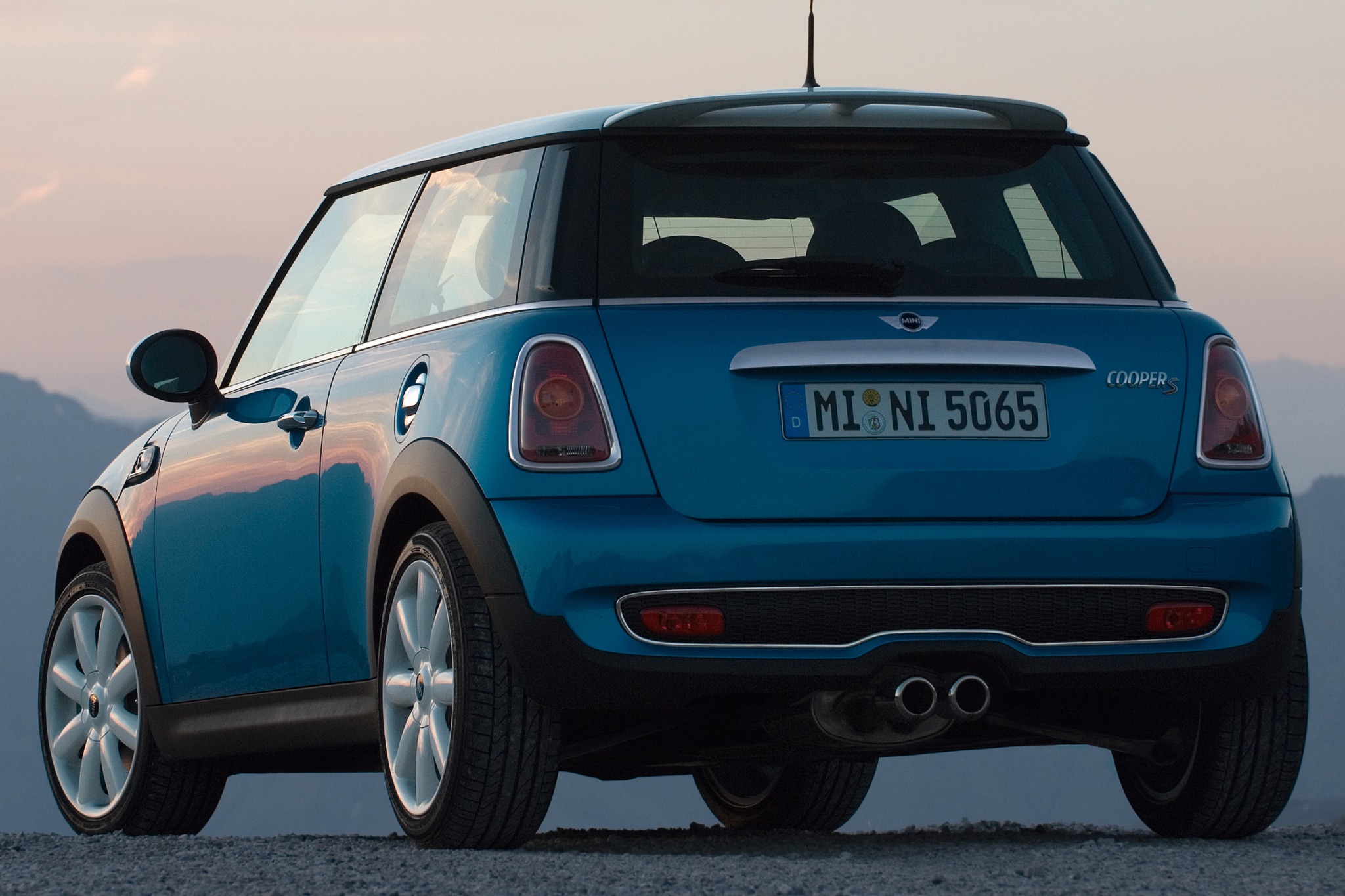 2007 Mini Cooper VINs, Configurations, MSRP & Specs AutoDetective