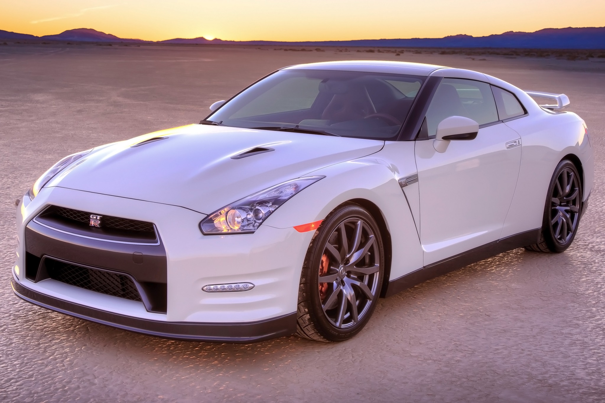 Nissan skyline 2014