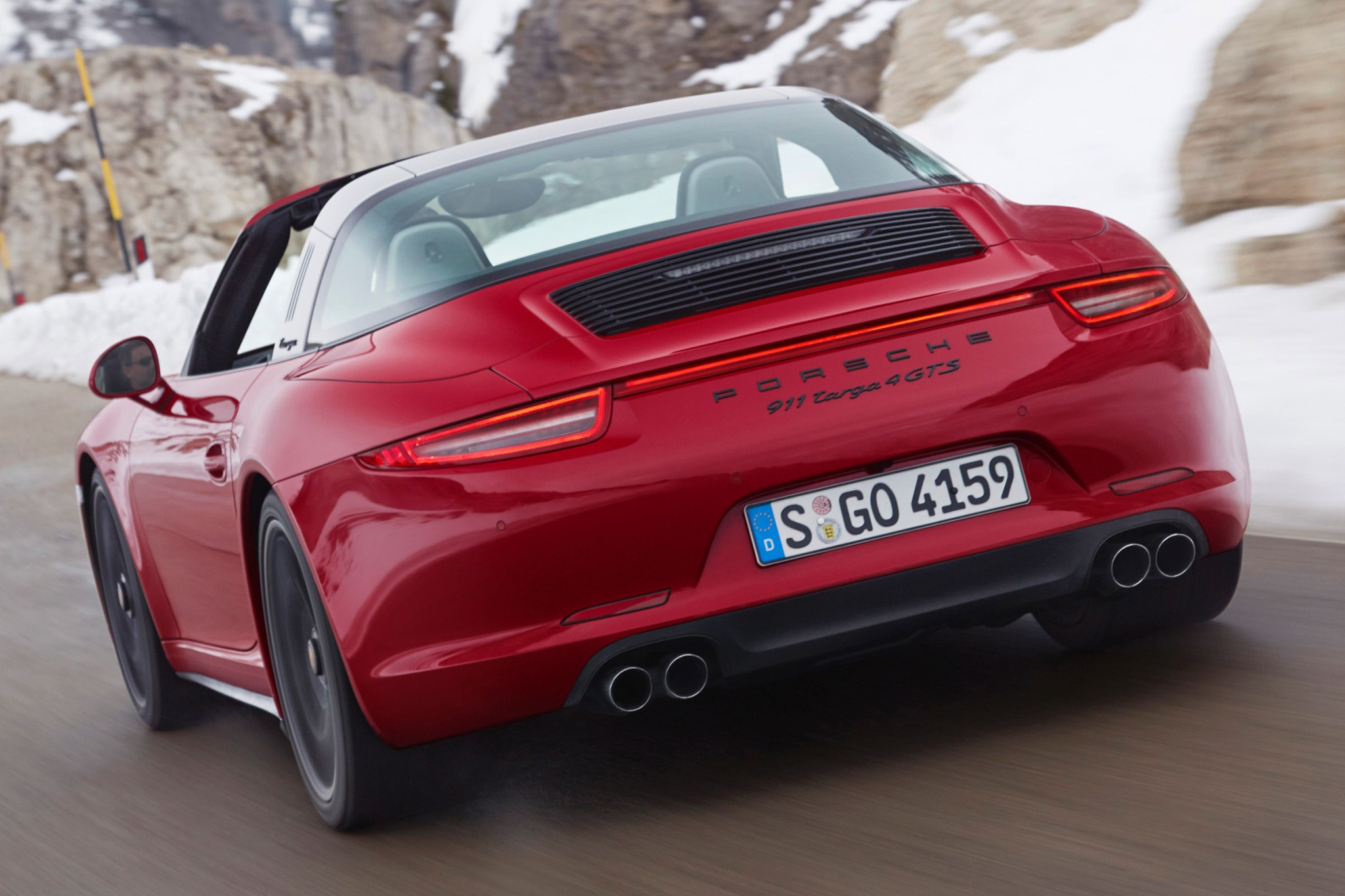 Порше 911 2016