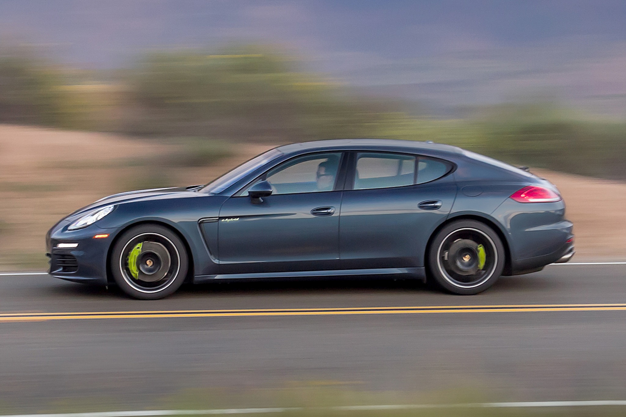 2016 Porsche Panamera Specs, Prices, VINs & Recalls - AutoDetective