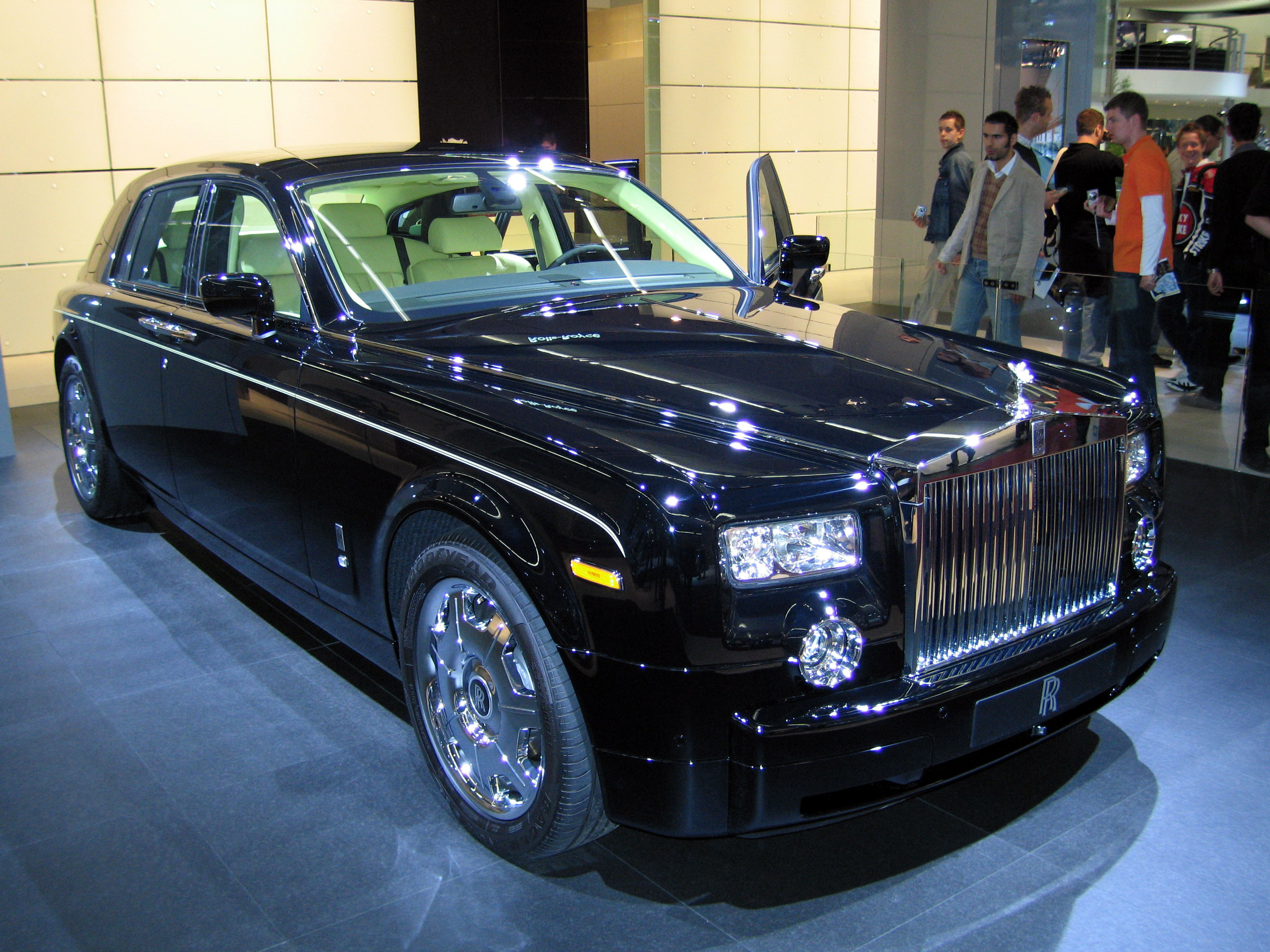 2005 Rolls Royce Phantom: Insane Prices Revealed (With Pics!) - k4r7md1