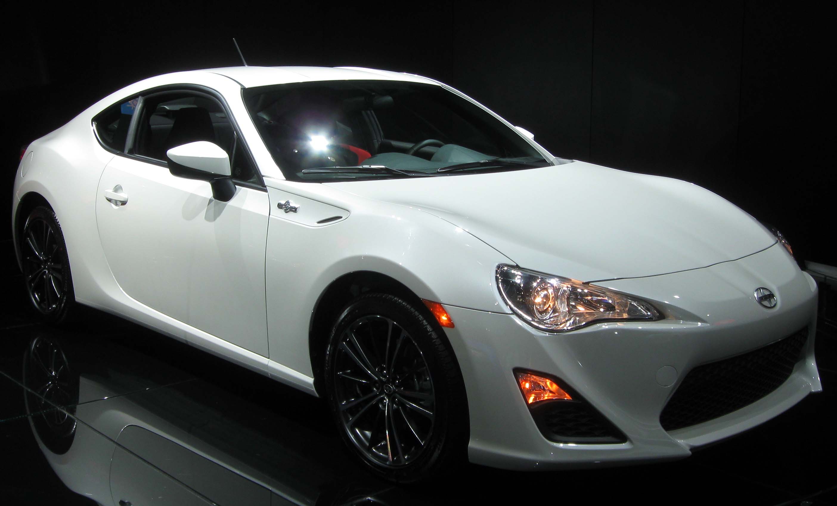 2017 Scion Fr S 6mt Vin Check Specs Recalls Autodetective 2017 Scion Fr S 6mt Photo 2