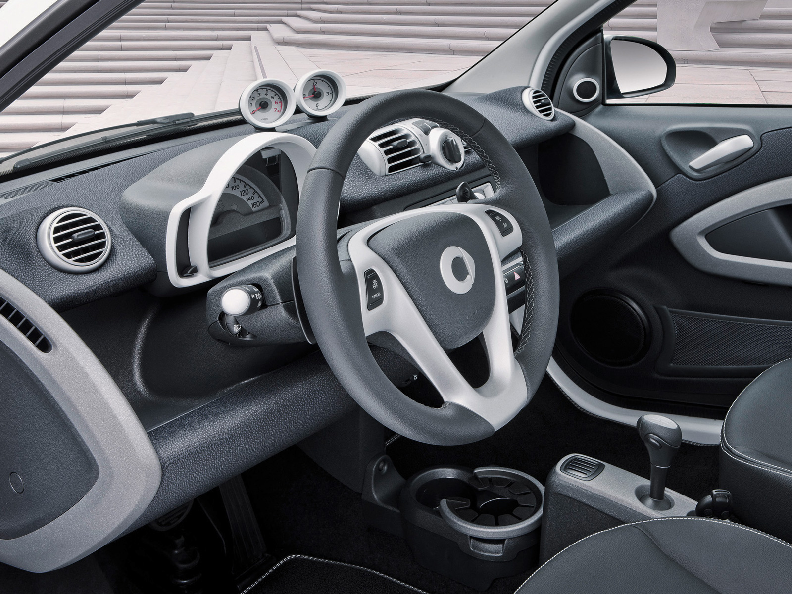 2013 smart Fortwo VINs, Configurations, MSRP & Specs AutoDetective