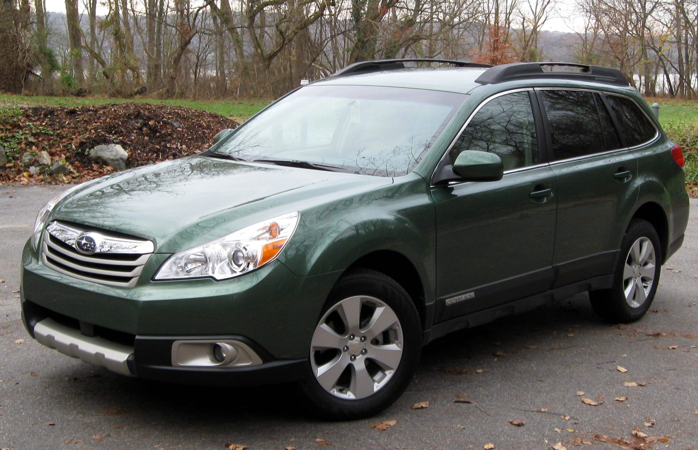 Subaru outback 2010 года
