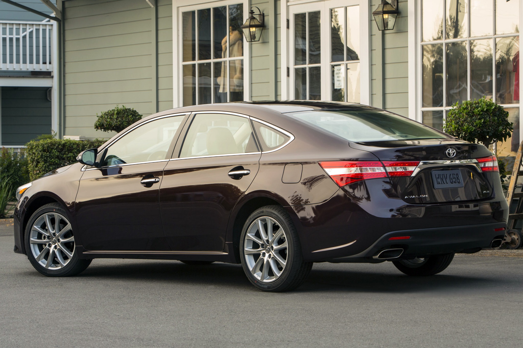 2015 Toyota Avalon Specs, Prices, VINs & Recalls - AutoDetective