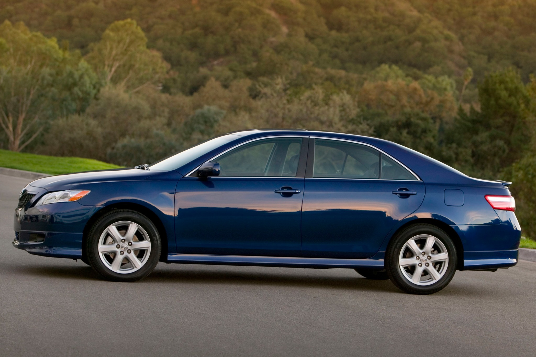 Image of a 2007 Toyota Camry from AutoDetective