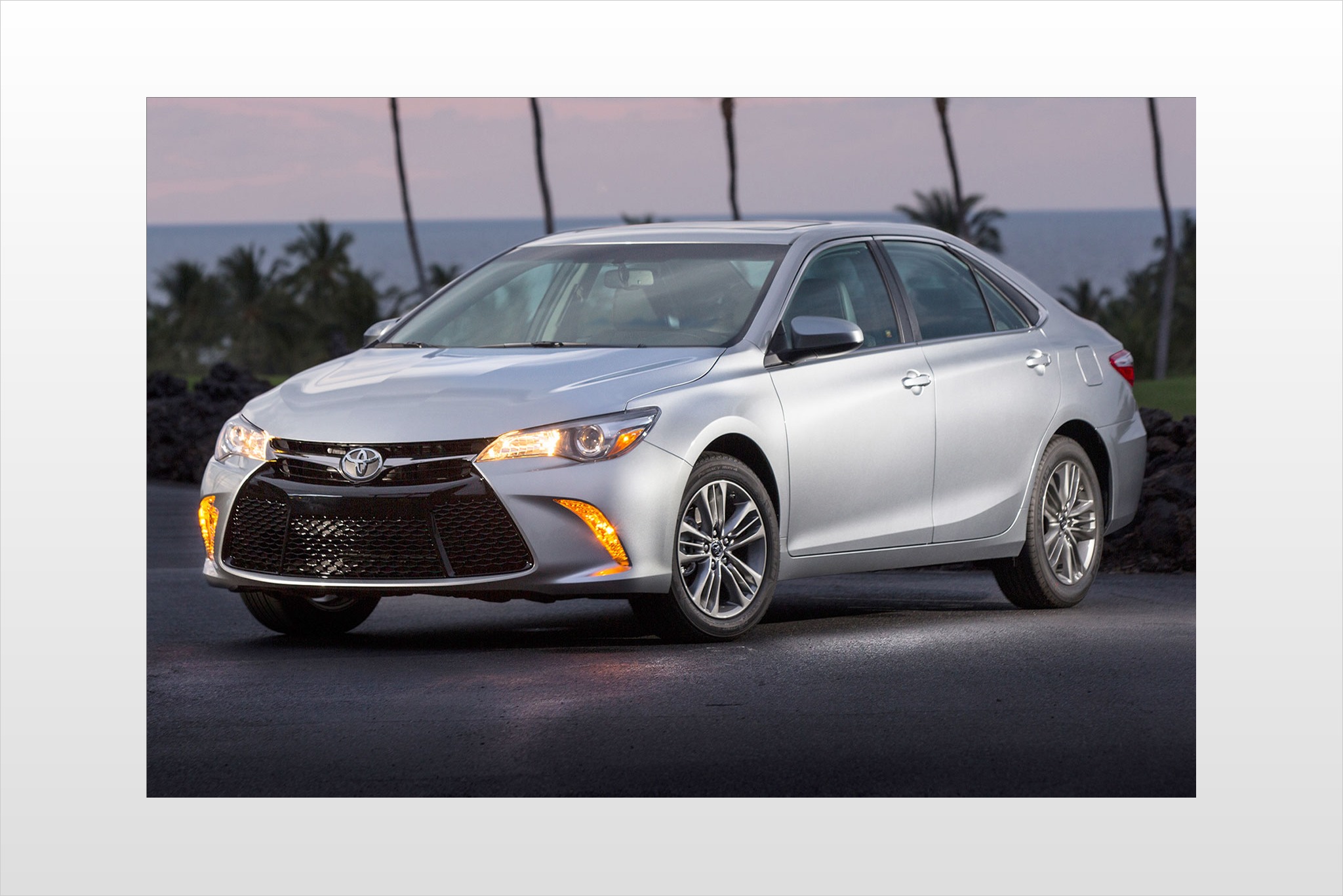 2016 Toyota Camry LE VIN Check, Specs & Recalls - AutoDetective