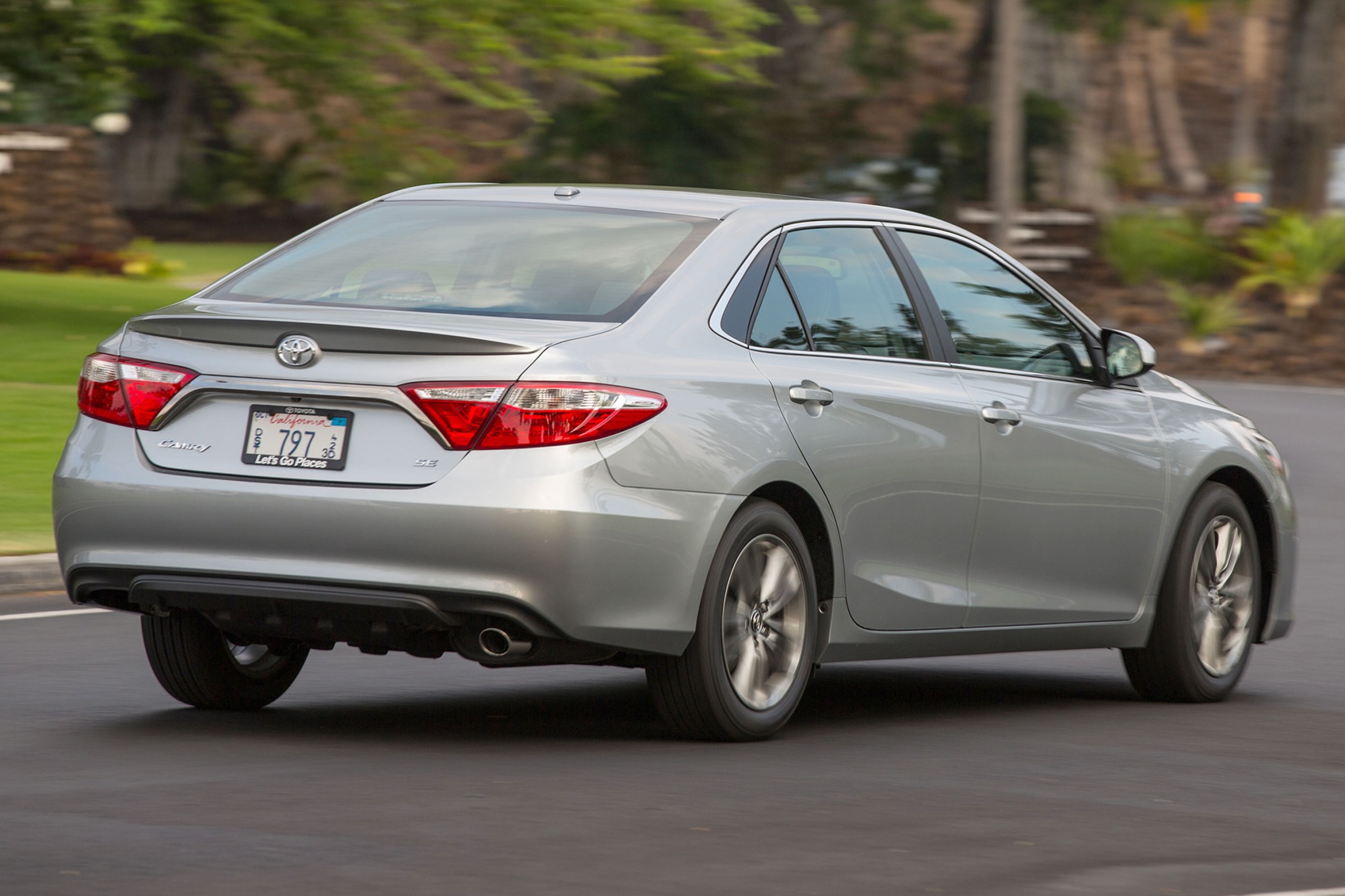 2016 Toyota Camry LE VIN Check, Specs & Recalls - AutoDetective