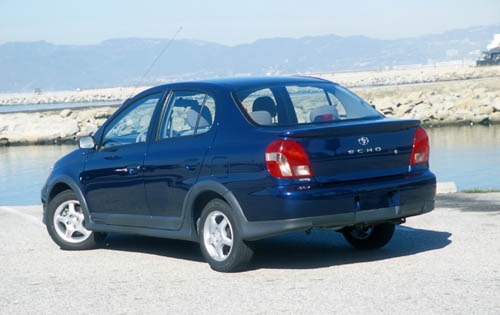 Toyota echo 2000