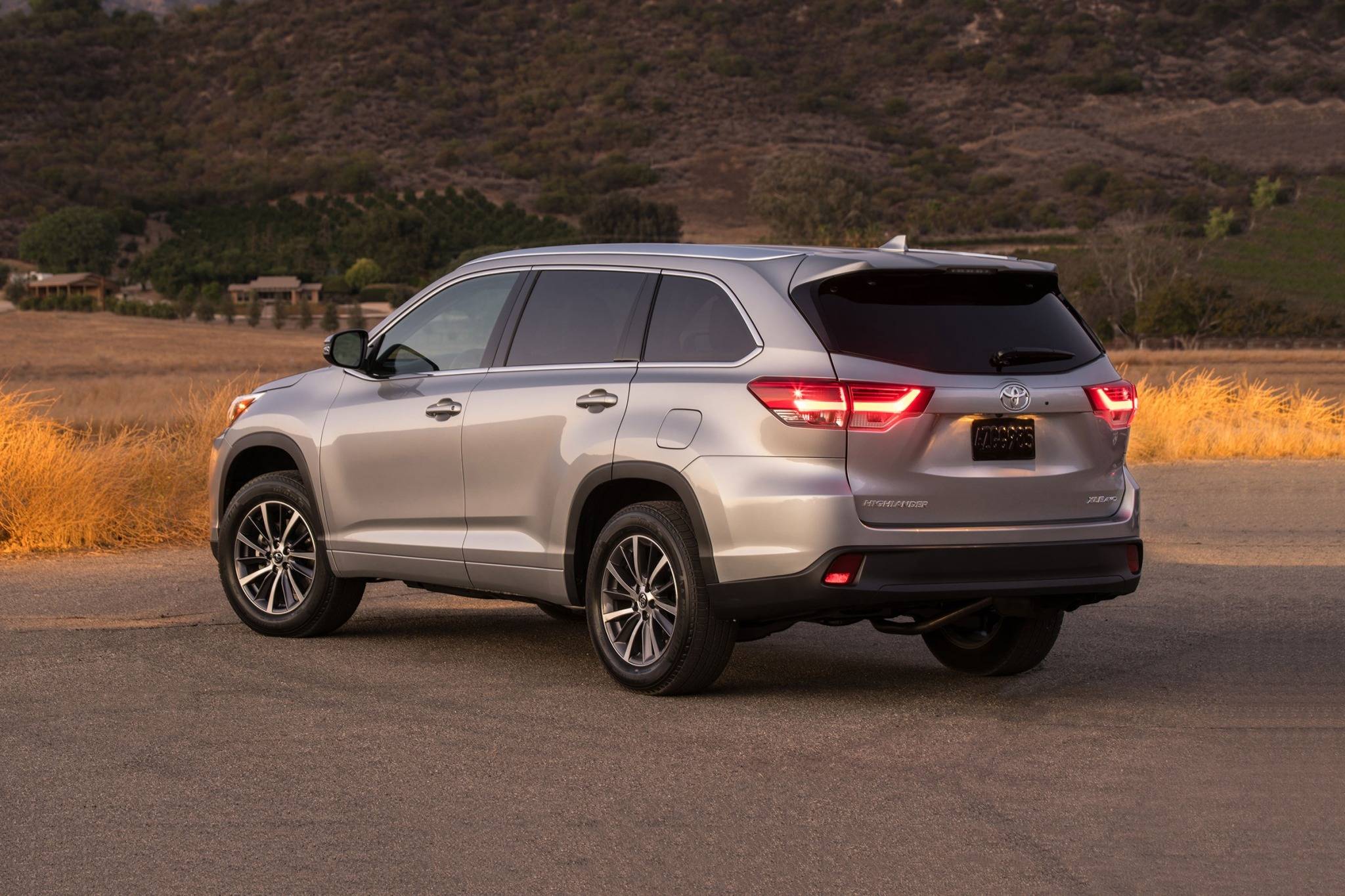 2017 Toyota Highlander Specs Prices VINs Recalls AutoDetective