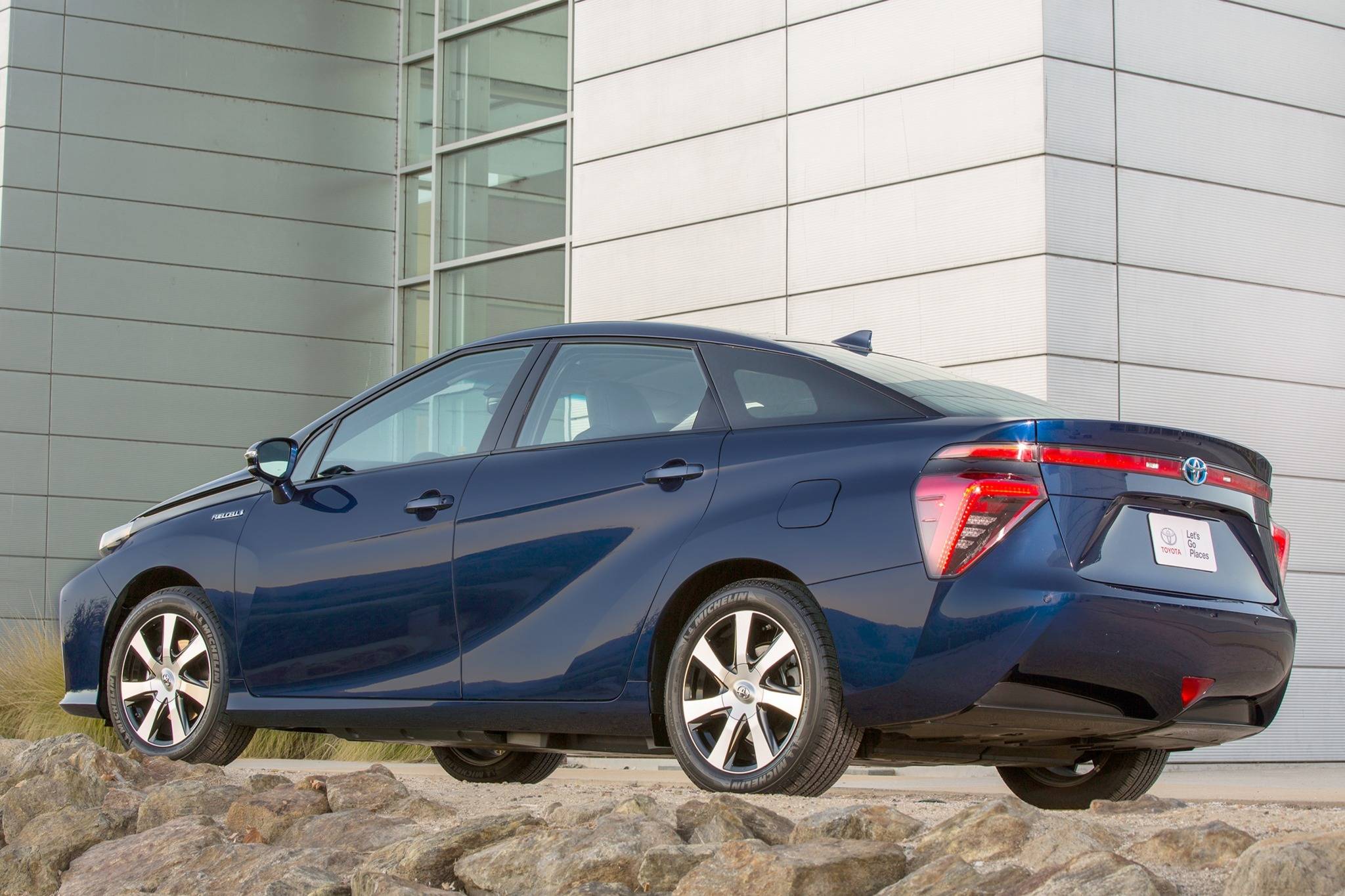 Toyota mirai обзор