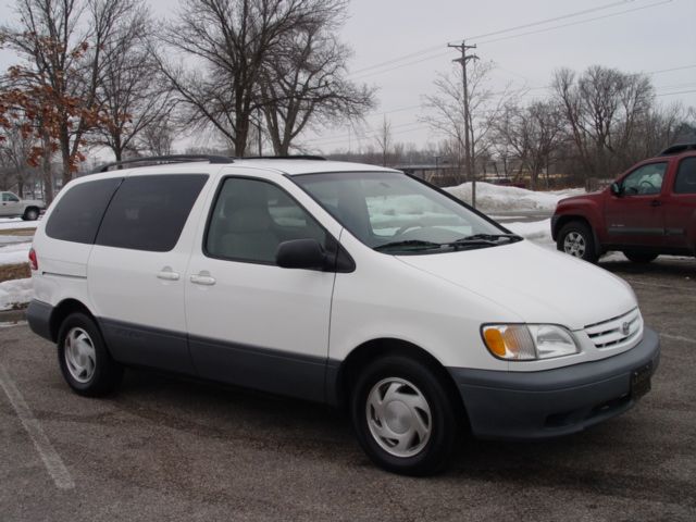 2001 sienna van