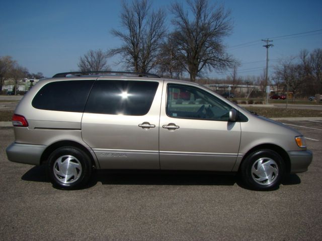 2002 sienna van